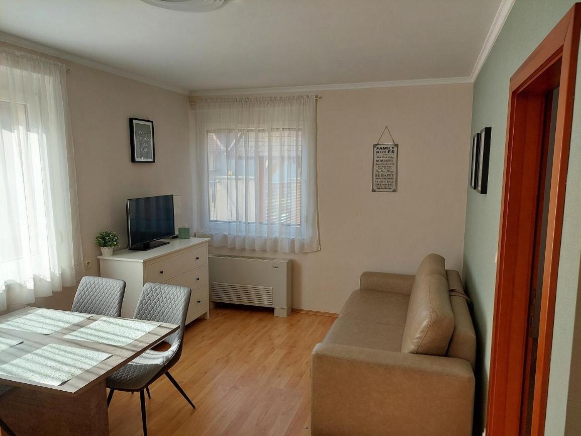 Elek Apartmanhaz Hajdúszoboszló Zewnętrze zdjęcie